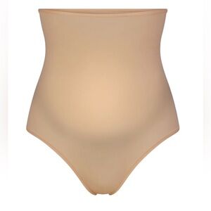SKIMS FITS EVERYBODY MATERNITY HIGH-WAISTED THONG | CLAY × 1
CLAY / S